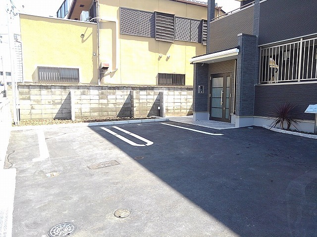 14/20 駐車場
