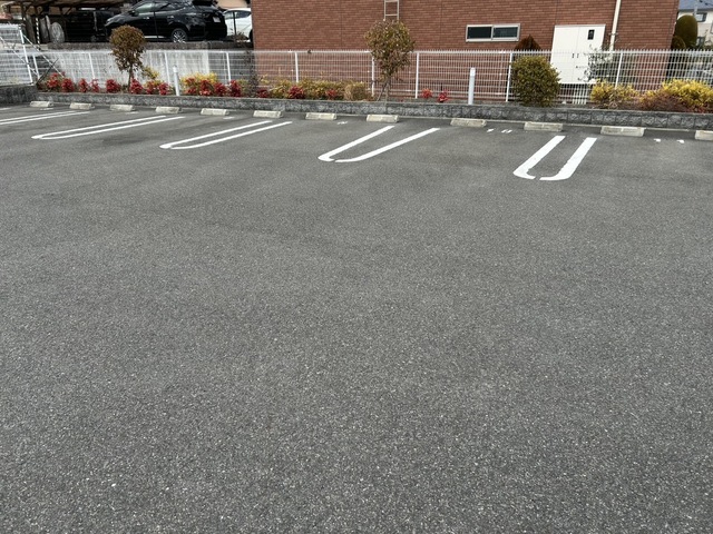 13/20 駐車場