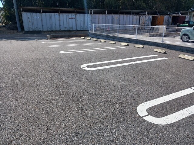 28/30 駐車場