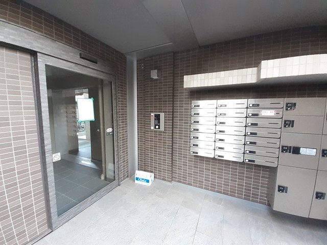 13/23 エントランス