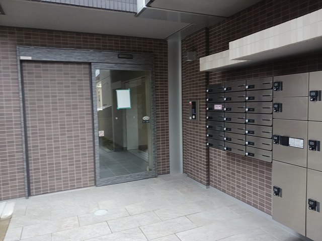 13/23 エントランス