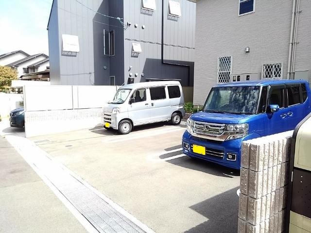 14/20 駐車場