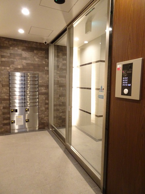 14/20 エントランス