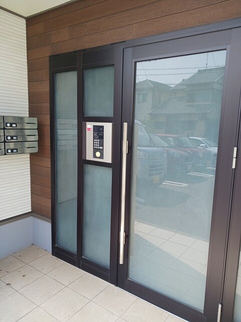 14/23 エントランス