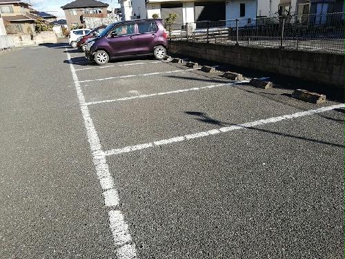 14/14 駐車場