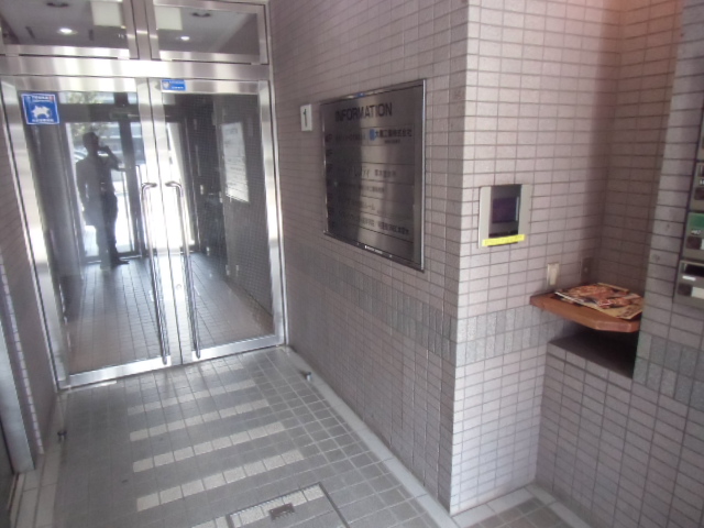 2/11 エントランス