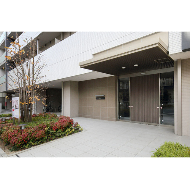 20/27 エントランス