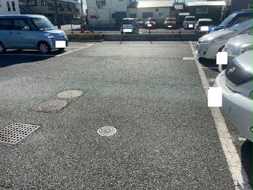 14/14 駐車場