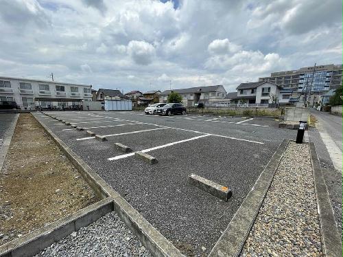 14/14 駐車場
