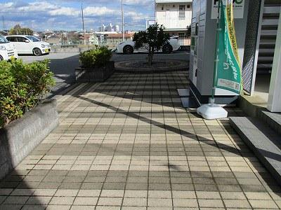 13/22 エントランス