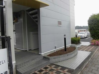 13/16 エントランス