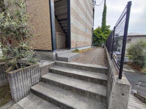 13/16 エントランス