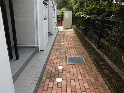 13/22 エントランス