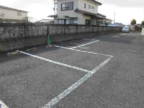 13/22 エントランス