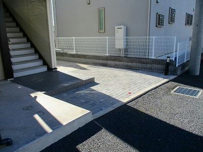 13/22 エントランス