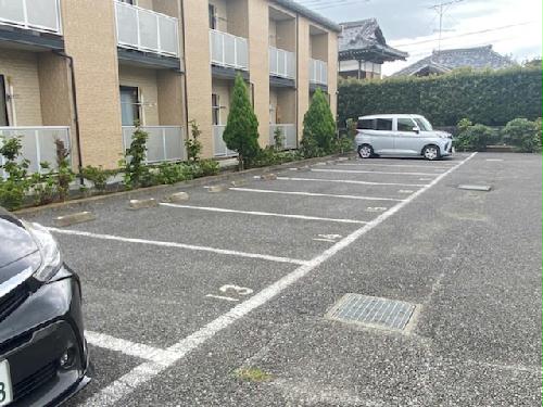 14/14 駐車場