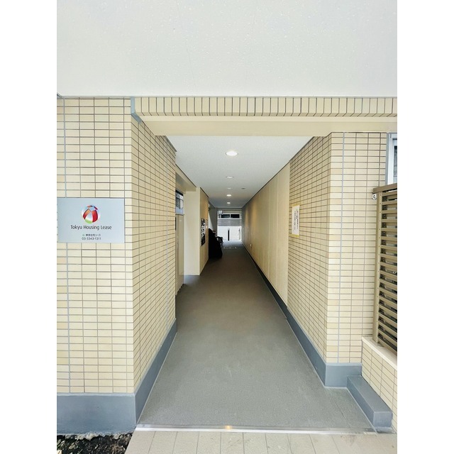 3/3 エントランス