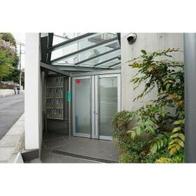 16/16 エントランス