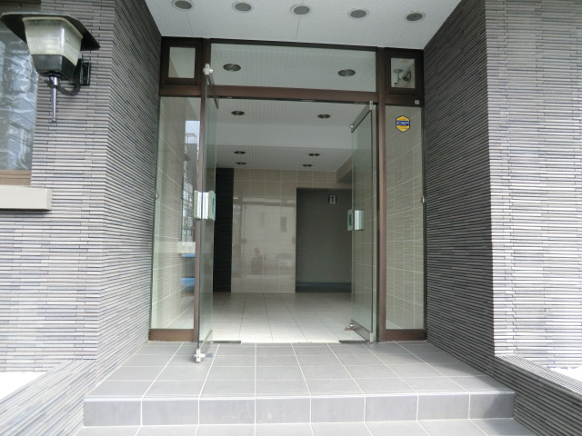 22/30 エントランス