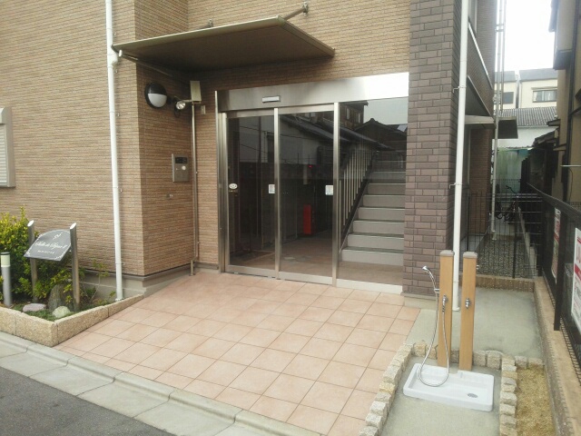 14/20 エントランス