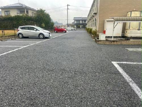 14/14 駐車場