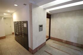 16/16 エントランス