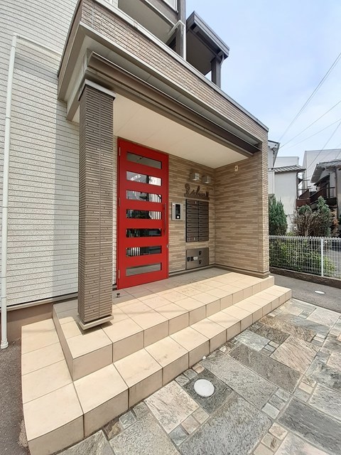 14/20 エントランス