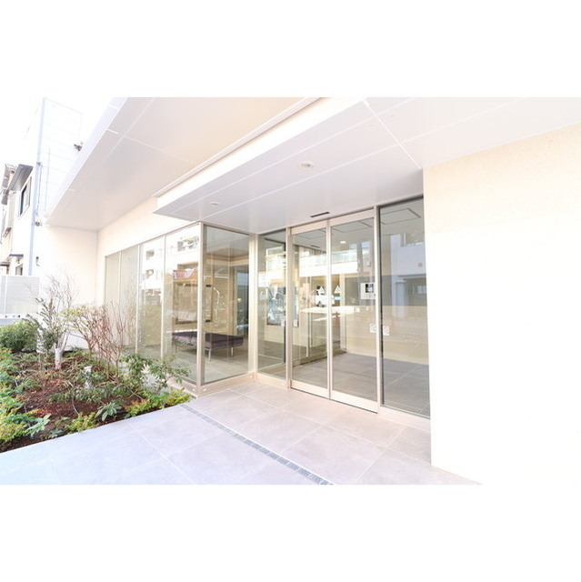 2/3 エントランス