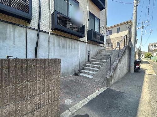 13/14 エントランス