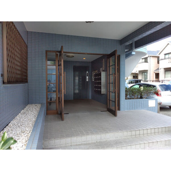 17/19 エントランス