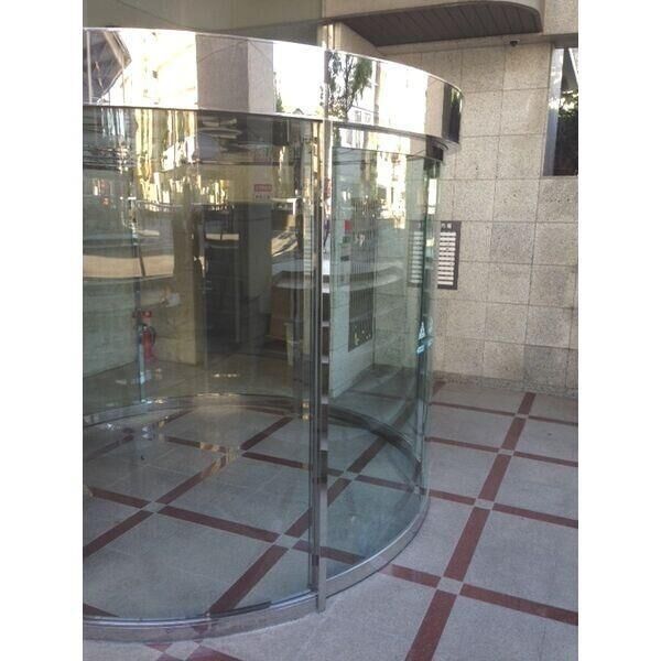 5/5 エントランス