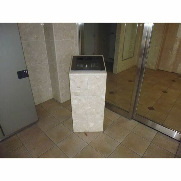 14/16 エントランス