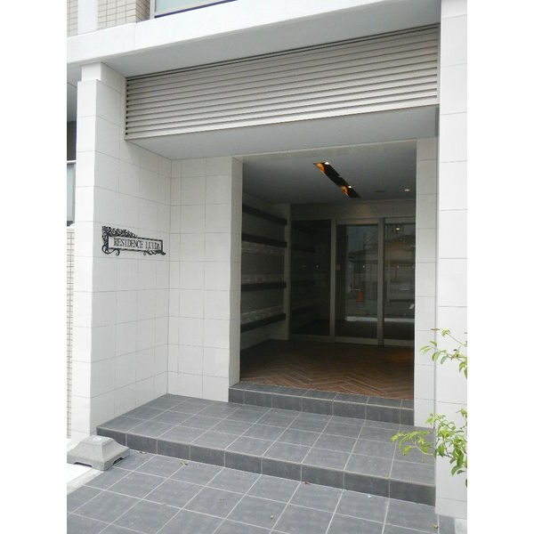 13/27 エントランス