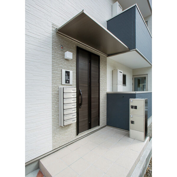 2/2 エントランス