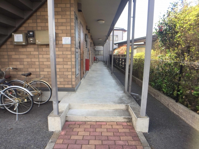 19/27 エントランス