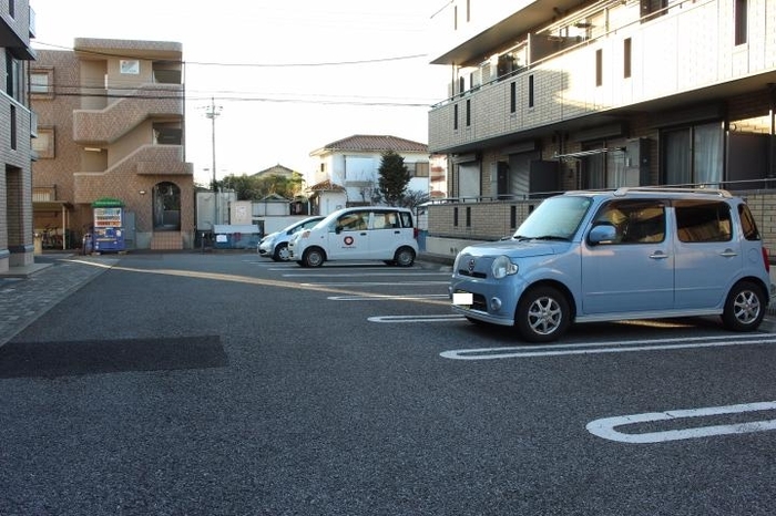 20/28 駐車場