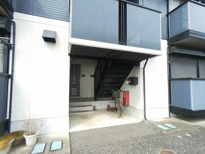 18/19 エントランス