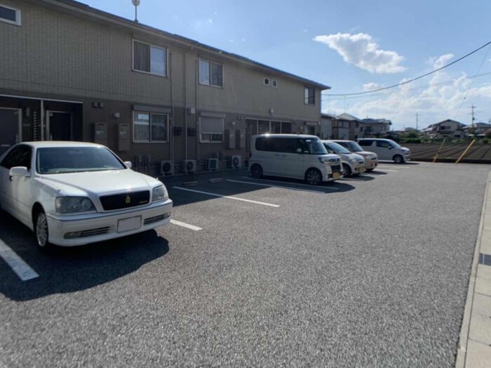 20/27 駐車場