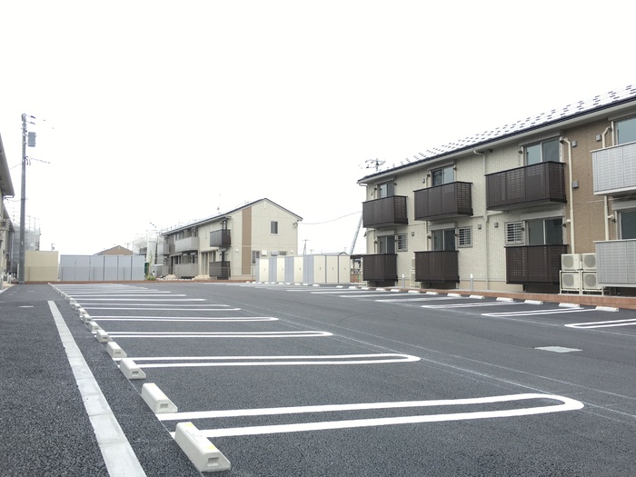 18/27 駐車場