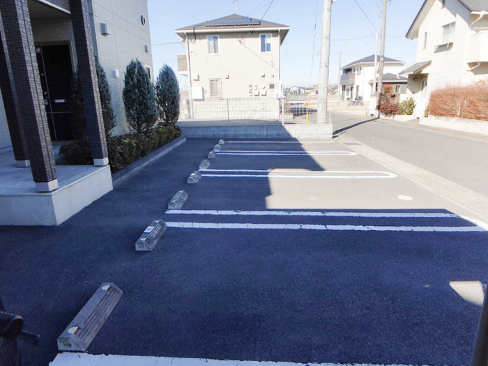 モン ビラージュ　Ｄの駐車場