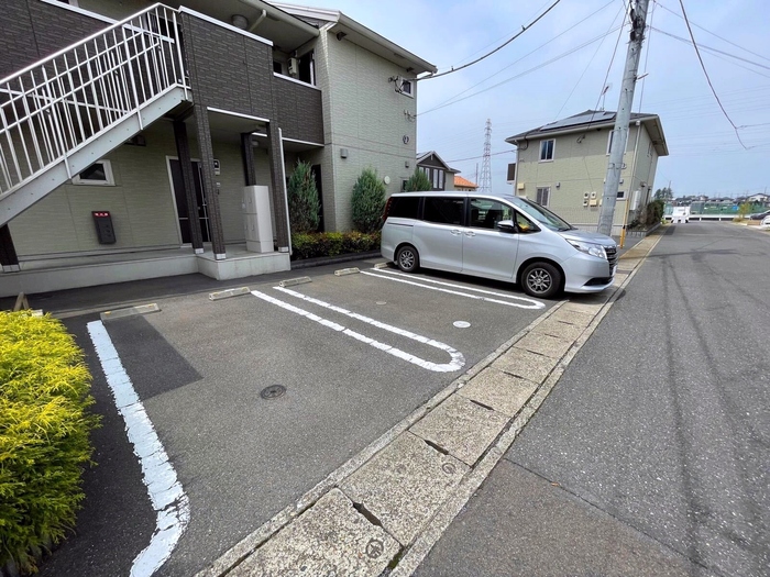 モン ビラージュ　Ｄの駐車場