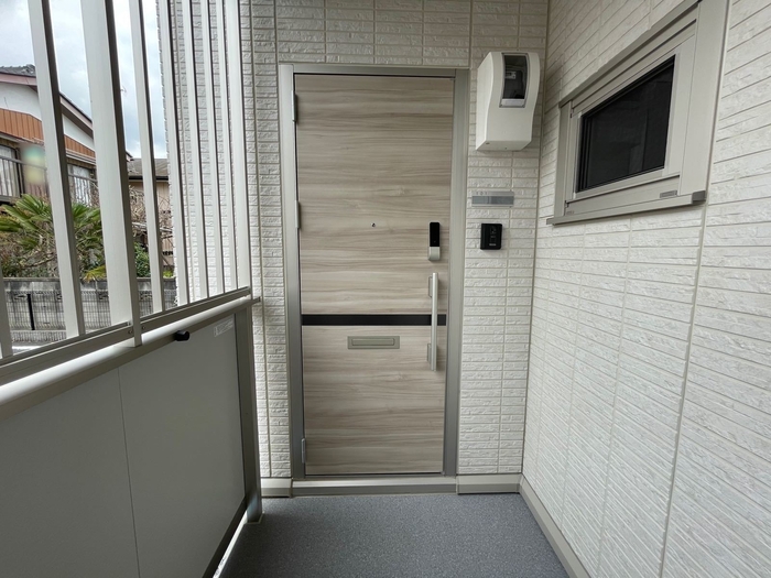 19/27 エントランス