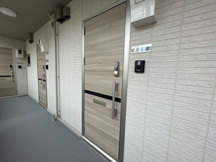 18/26 エントランス