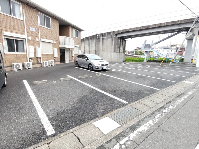 19/23 駐車場