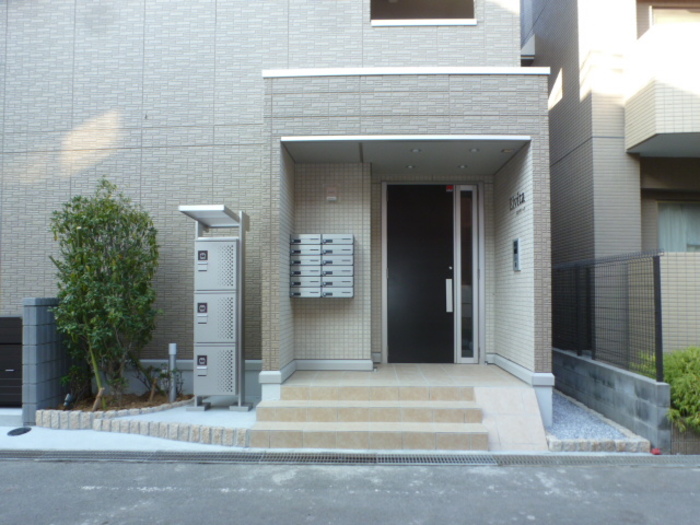 18/28 エントランス