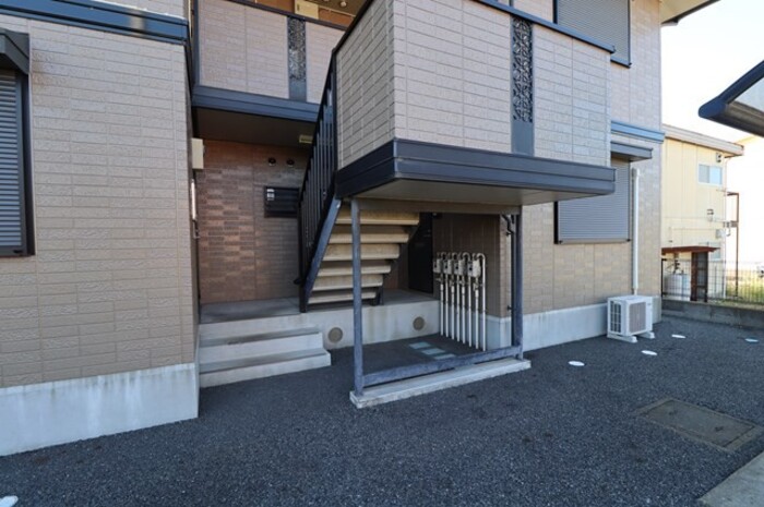 19/20 エントランス