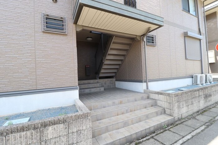 19/21 エントランス