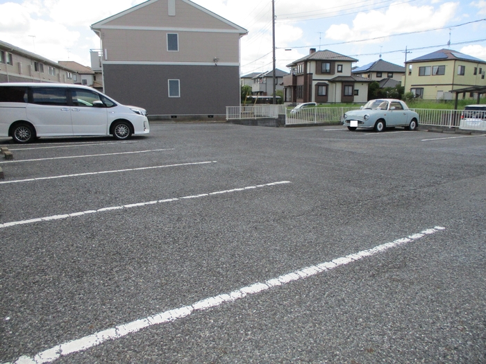 16/16 駐車場