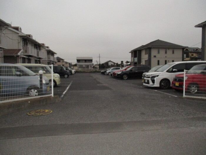 16/16 駐車場
