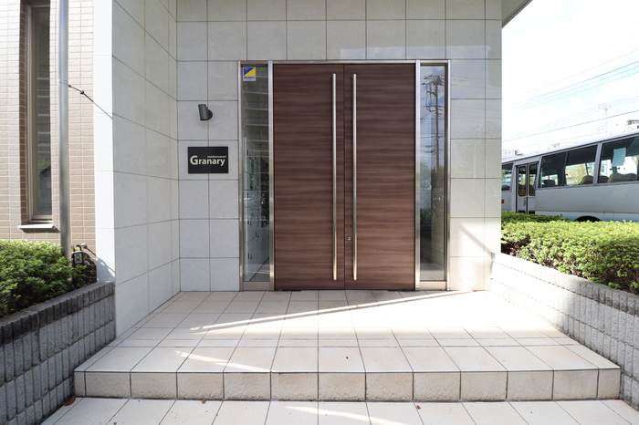 16/18 エントランス